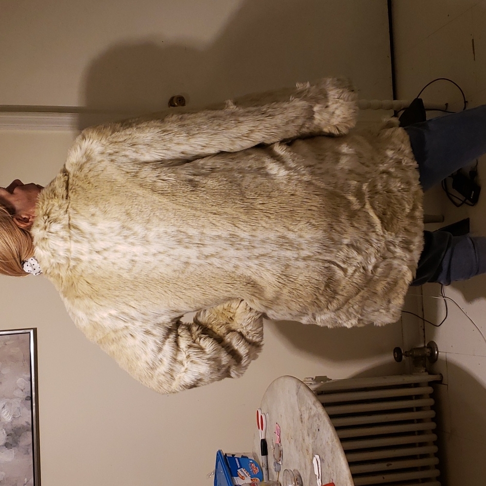 Imitation fur coat - Picture 2 of 3
